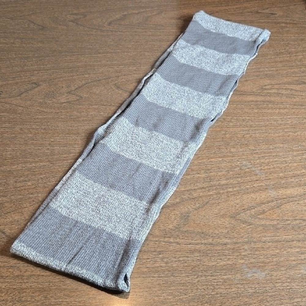 Color Block Infinity Scarf,‎ Gray - Picture 2 of 3